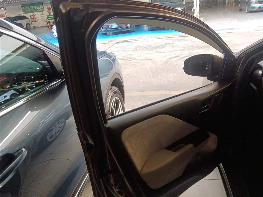 Honda Greiz 2017 #19 Honda Greiz 2017 صورة سيارة #19