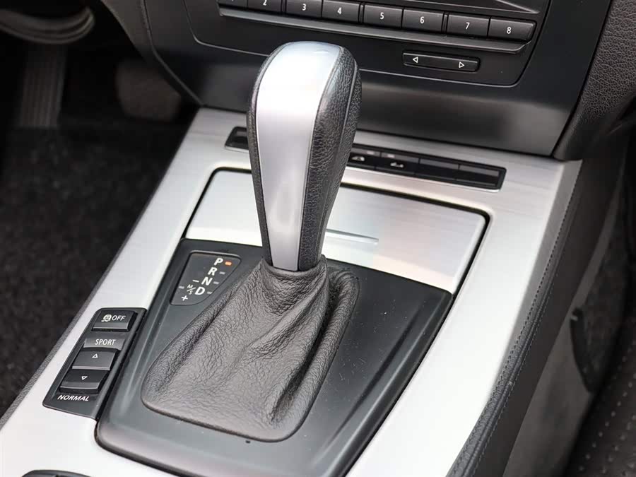 BMW Z4 2010 car image #19