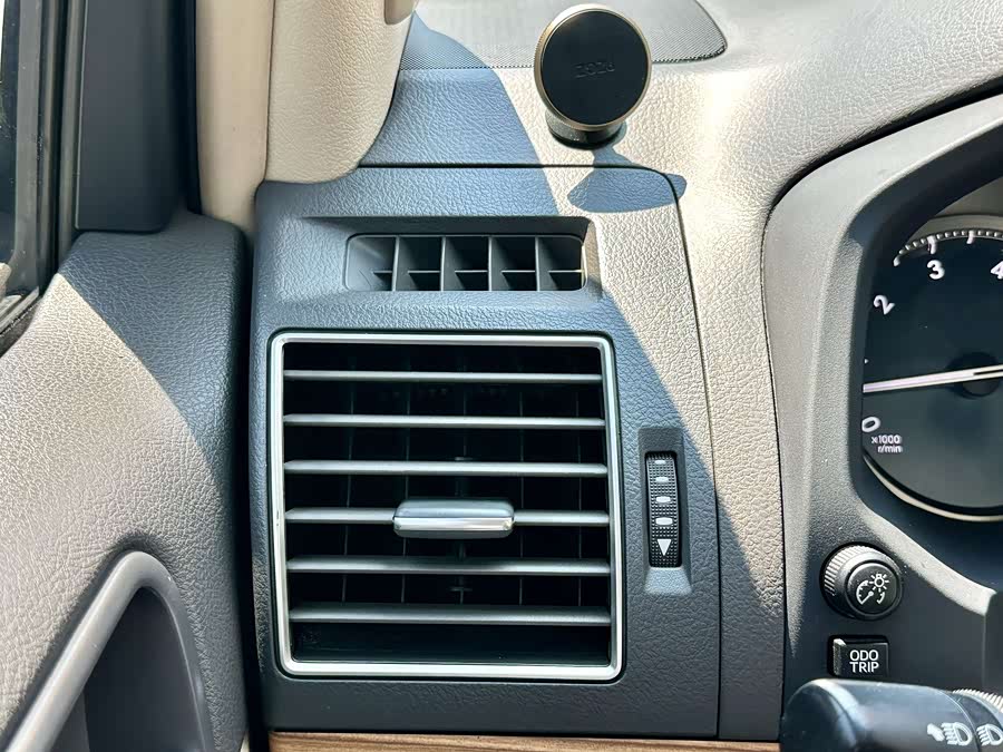 Toyota Land Cruiser Prado 2018 immagine di auto #19