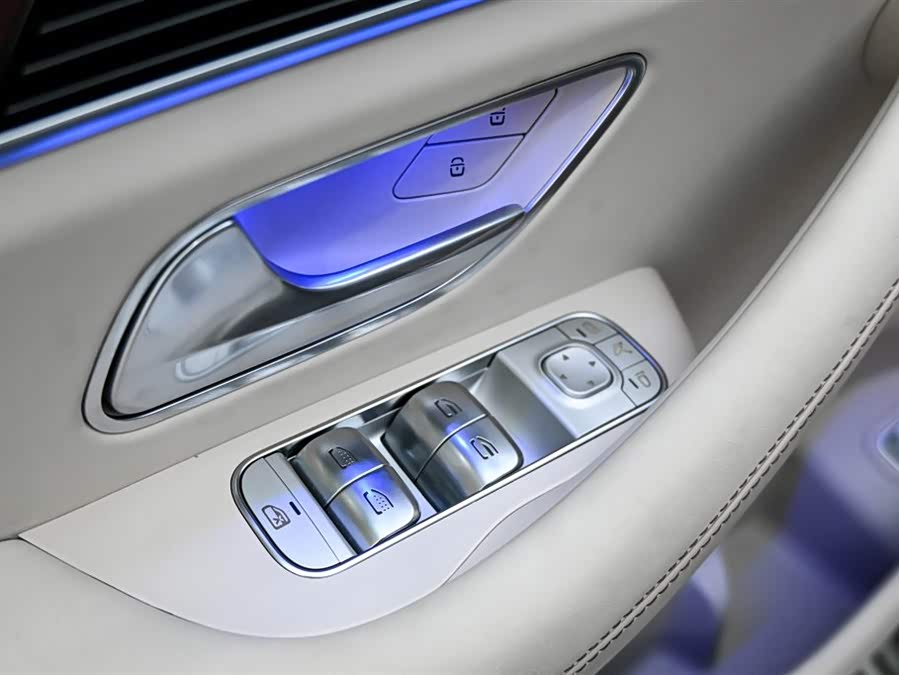 Mercedes-Benz Maybach GLS 2024 imagen de coche #19