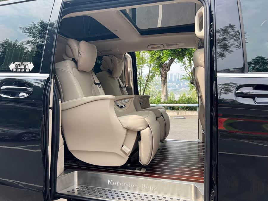 Mercedes-Benz V Class 2020 car image #19