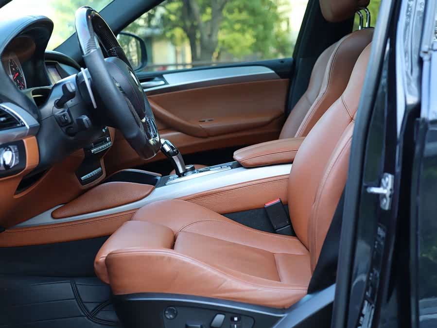 BMW X6 M 2012 car image #19