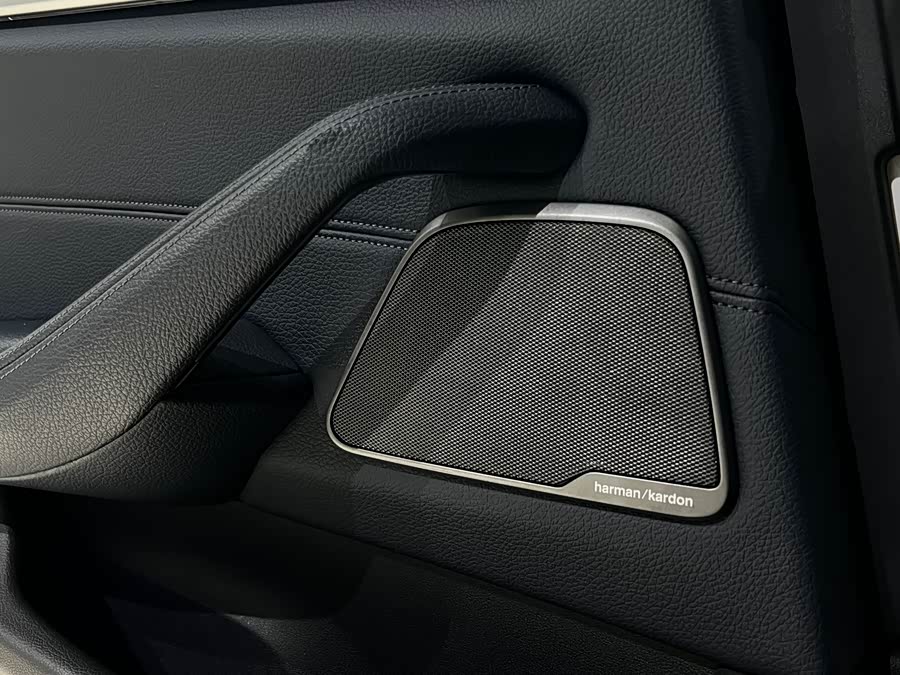 BMW 5 Series (Imported) 2019 #19 BMW 5 Series (Imported) 2019 car image #19