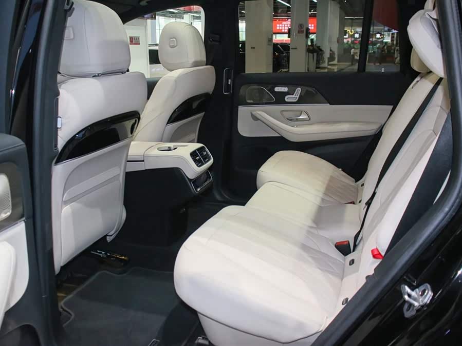 Mercedes-Benz GLS AMG 2024 car image #19