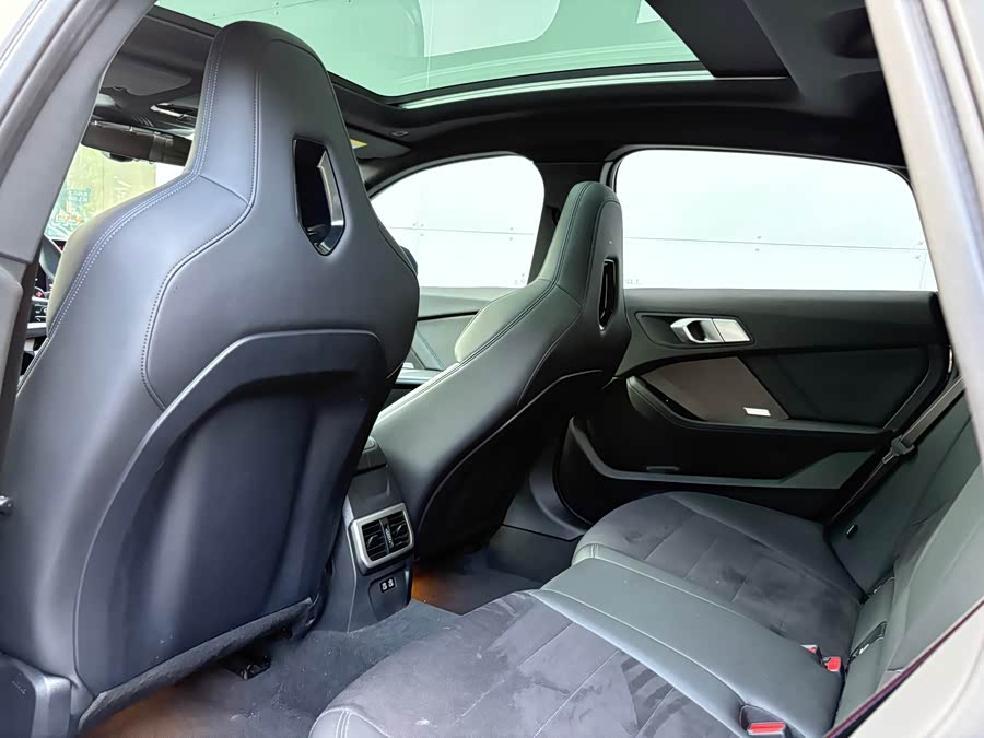 BMW M235L 2024 #19 BMW M235L 2024 car image #19