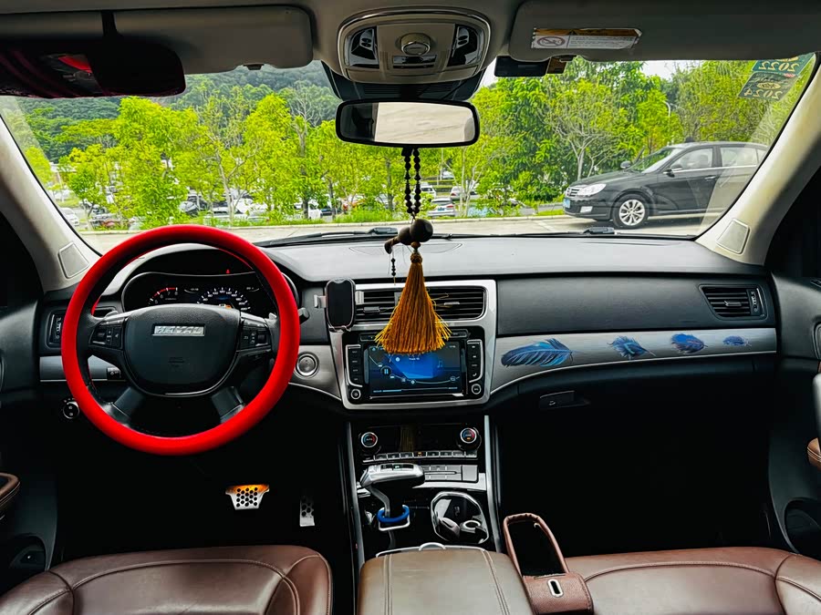 Haval H8 2018 car image #19