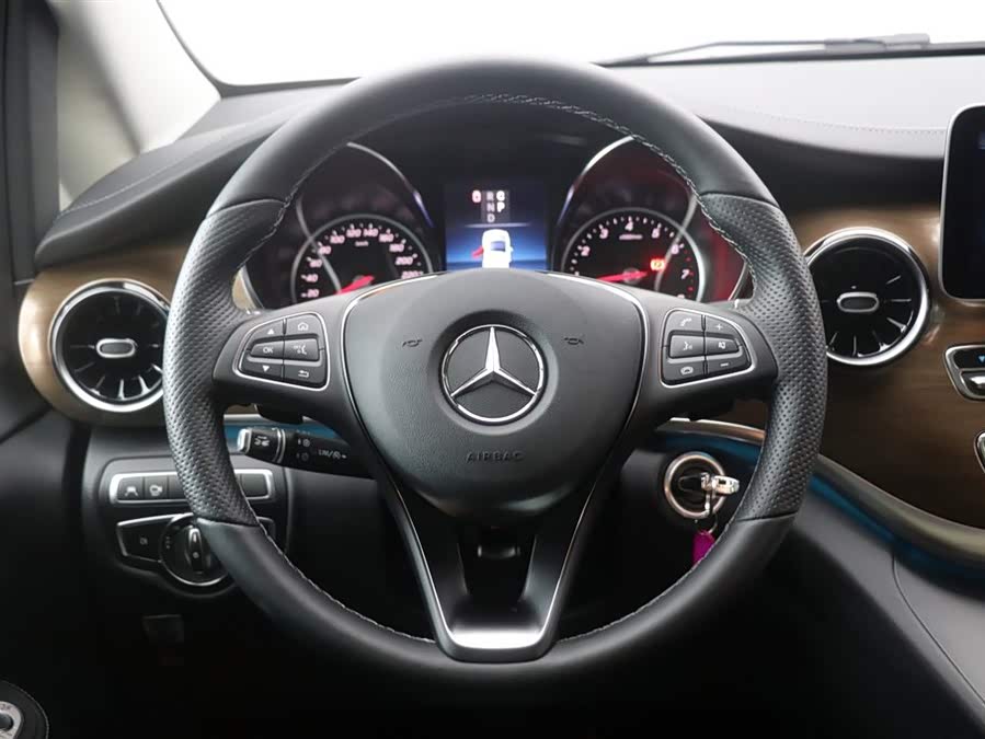 Mercedes-Benz V Class 2024 #19 Mercedes-Benz V Class 2024 car image #19