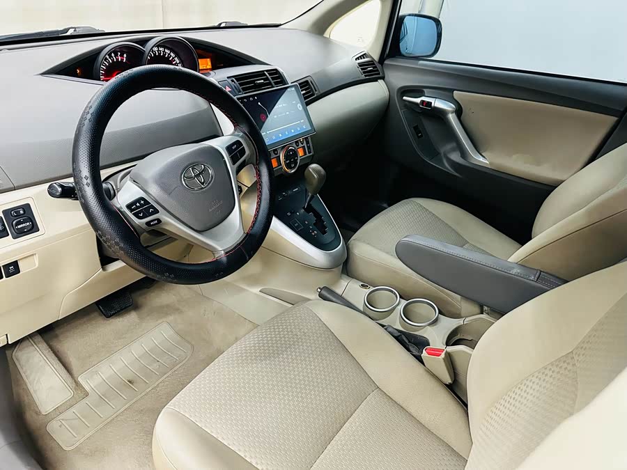 Toyota Reiz 2012 صورة سيارة #19