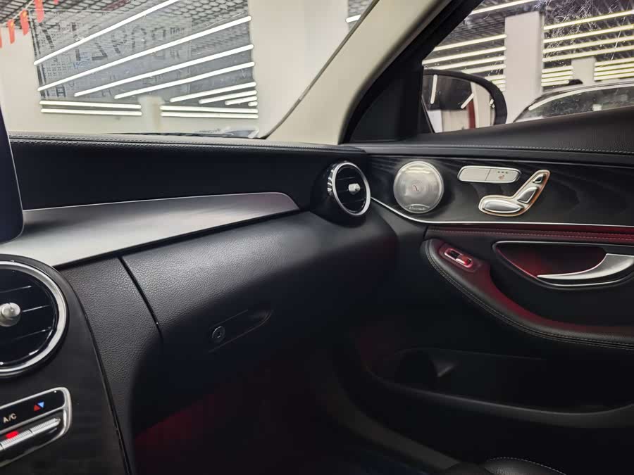 Mercedes-Benz C Class 2020 car image #19