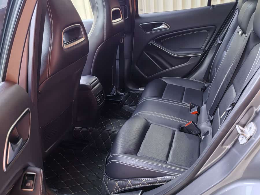 Mercedes-Benz GLA Class 2015 car image #19