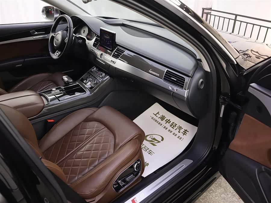 Audi S8 2015 car image #19