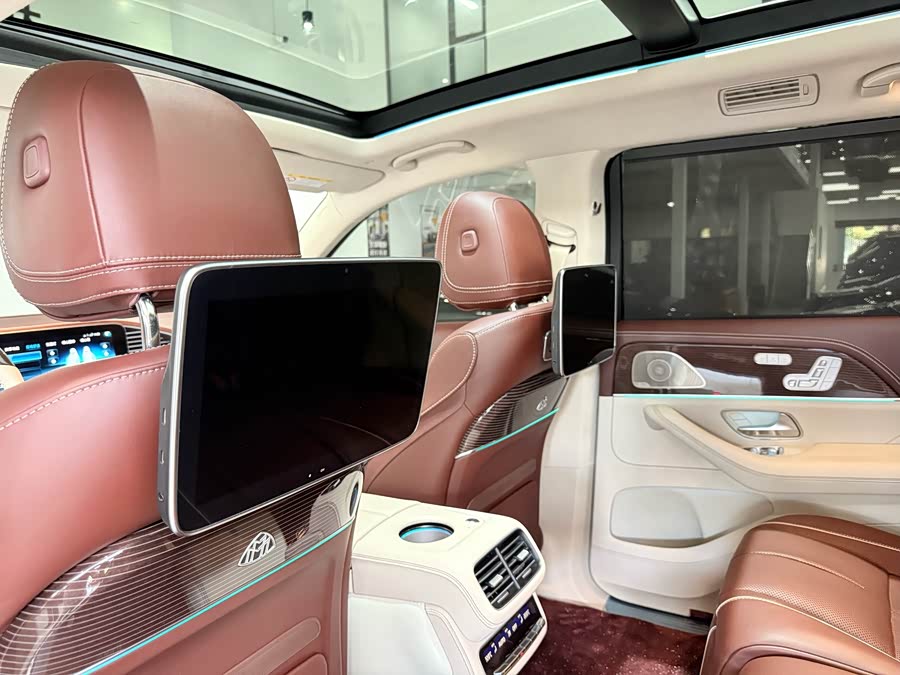 Mercedes-Benz Maybach GLS 2023 car image #19