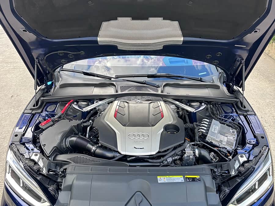 Audi S5 2019 car image #19