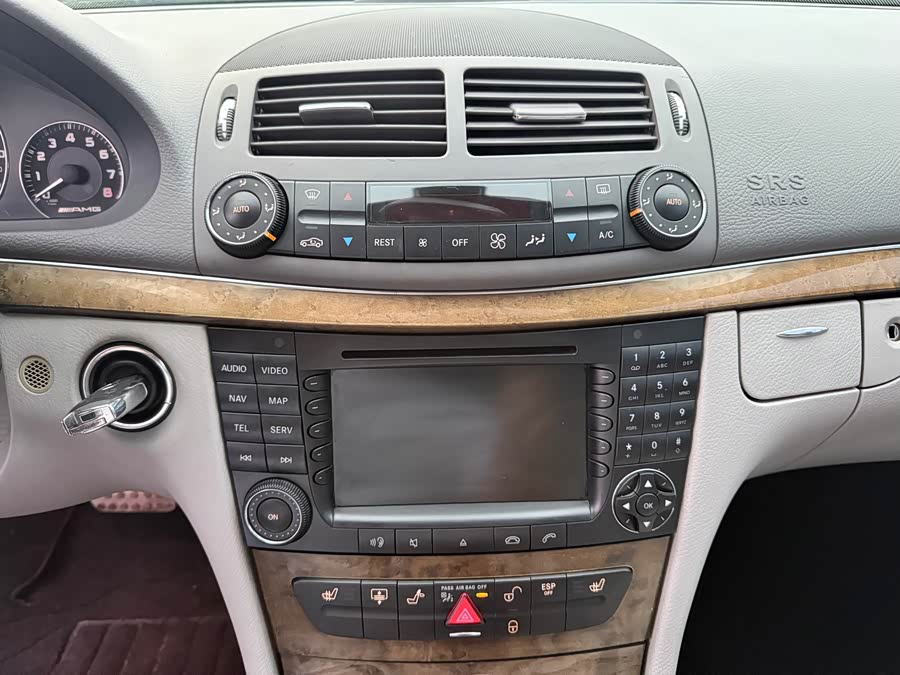 Mercedes-Benz E AMG 2008 immagine di auto #19