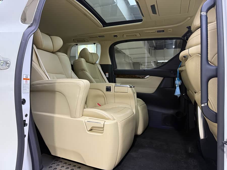 Toyota Alphard 2020 #19 Toyota Alphard 2020 car image #19