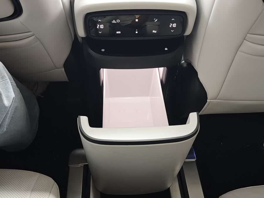 Xpeng X9 2024 #19 Xpeng X9 2024 immagine di auto #19