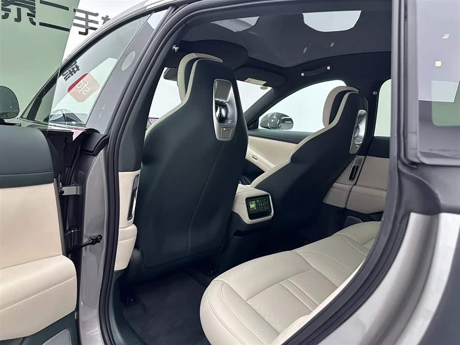 小米汽车 小米YU7 汽车图片 #19