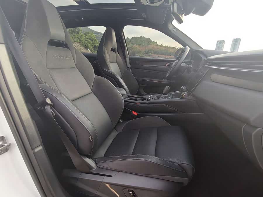 Lynk & Co 01 2022 image de voiture #19