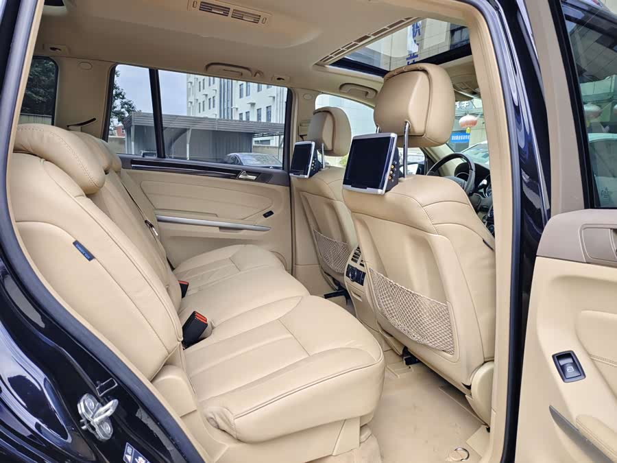 Mercedes-Benz GL Class 2011 car image #19