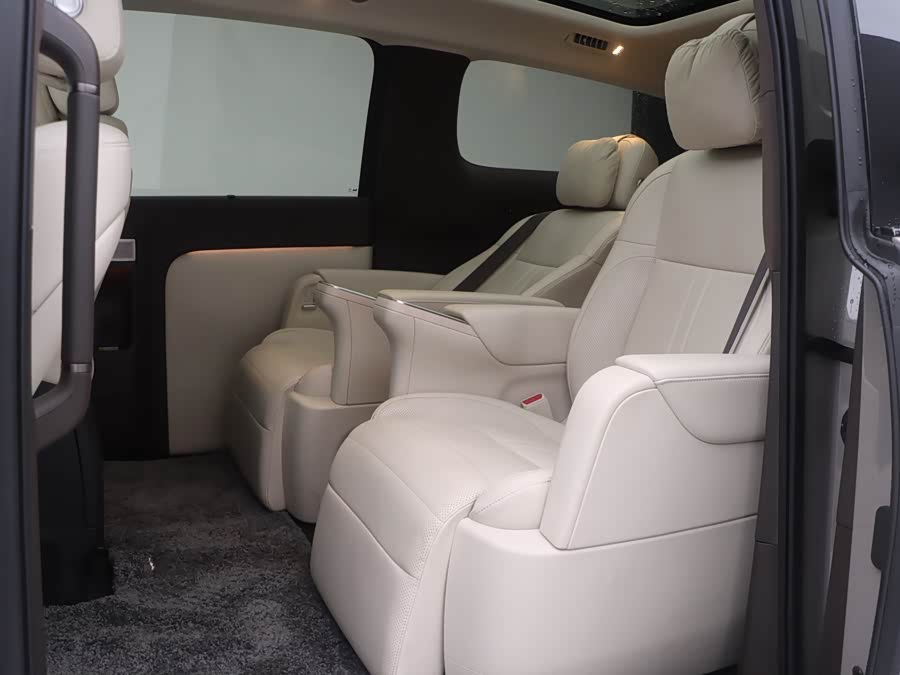 理想汽车 理想MEGA 2024 汽车图片 #19