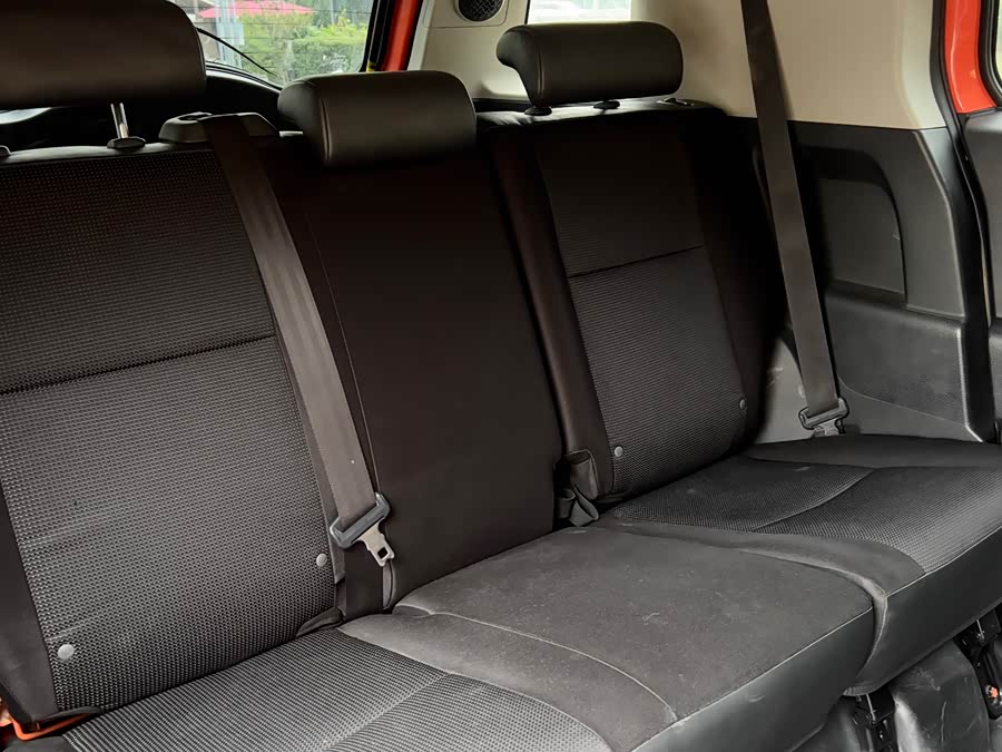 Toyota FJ Cruiser 2014 car image #19