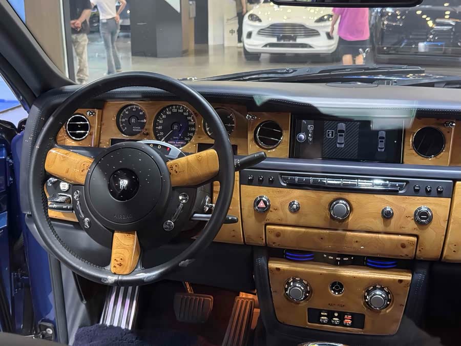 Rolls-Royce Phantom 2012 car image #19