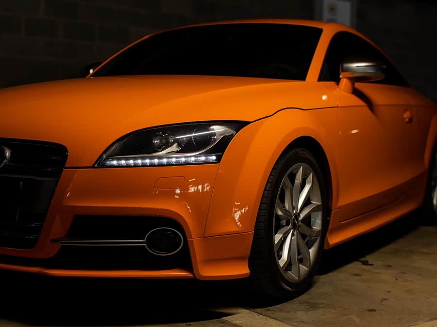 Audi TTS 2011 car image #19