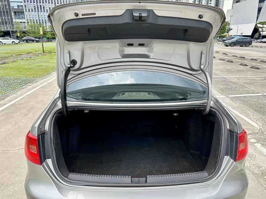 Volkswagen Sagitar 2014 immagine di auto #19