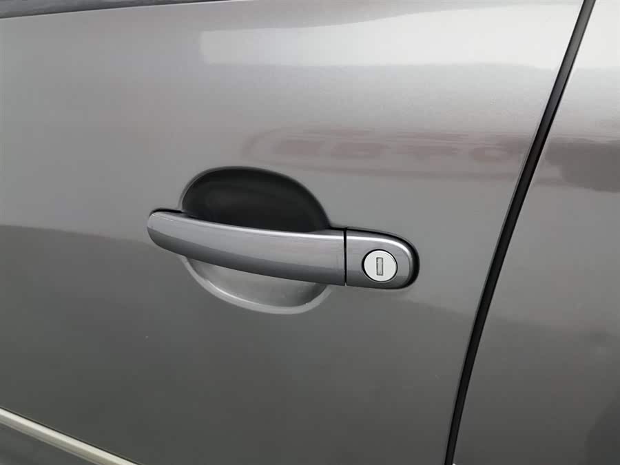 Skoda Octavia 2010 car image #19