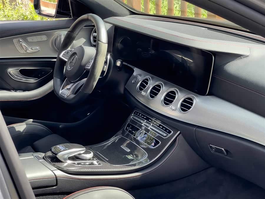 Mercedes-Benz E AMG 2018 immagine di auto #19