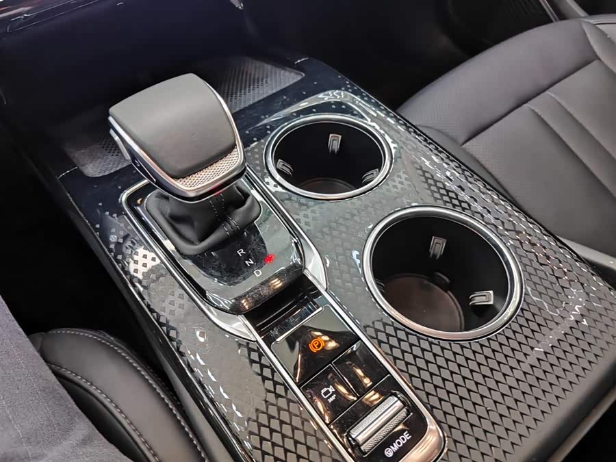 HongQi HS3 PHEV 2024 #19 HongQi HS3 PHEV 2024 car image #19