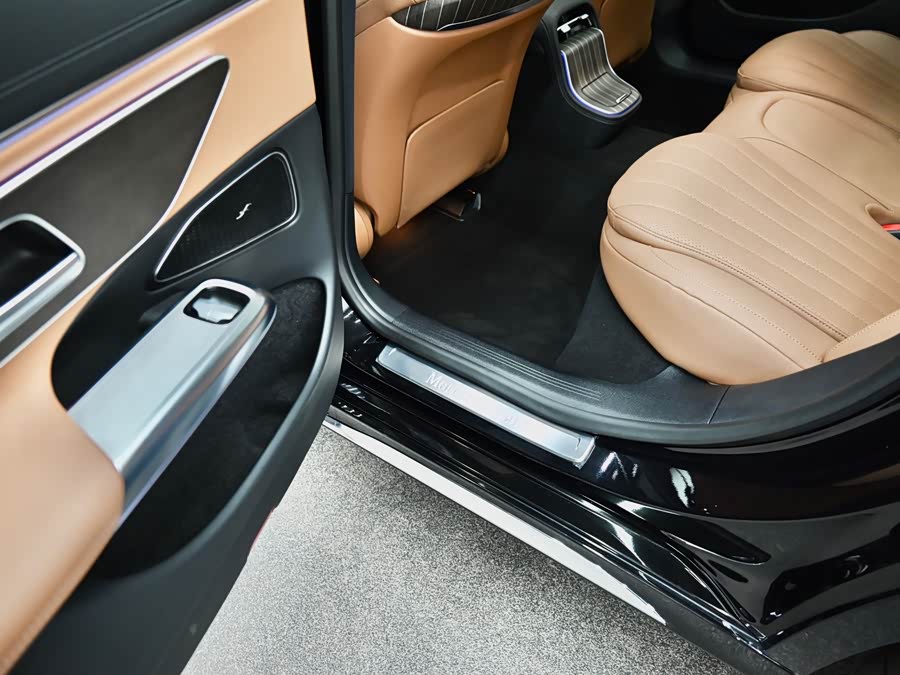 Mercedes-Benz E Class New Energy 2024 immagine di auto #19