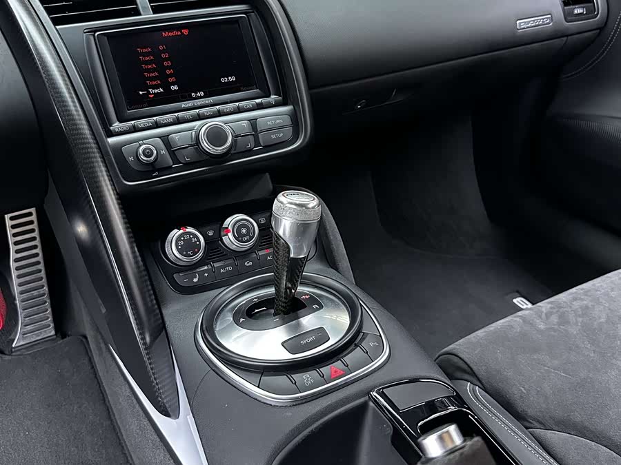 Audi R8 2013 #19 Audi R8 2013 car image #19