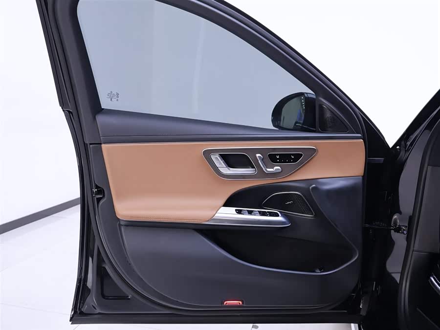 Mercedes-Benz E Class New Energy 2024 car image #19