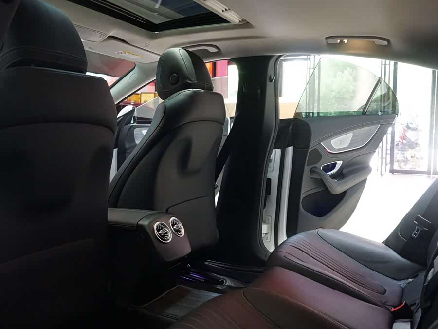 Mercedes-Benz CLS Class 2019 immagine di auto #19