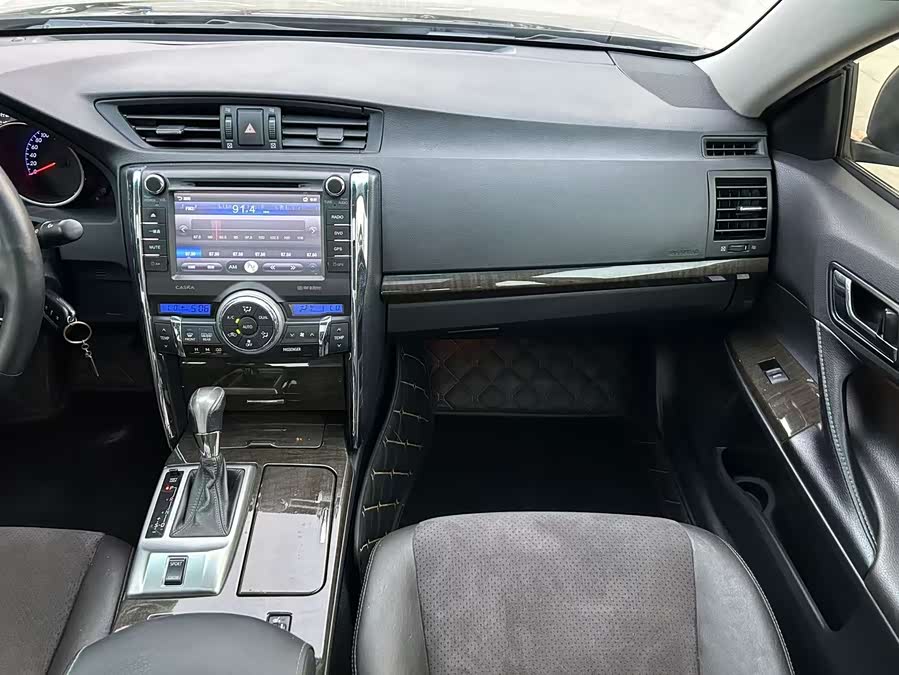 Toyota Reiz 2014 immagine di auto #19