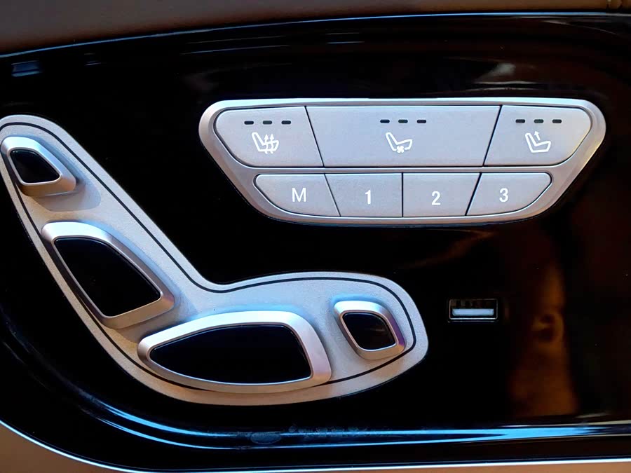 Mercedes-Benz Vito 2023 car image #19