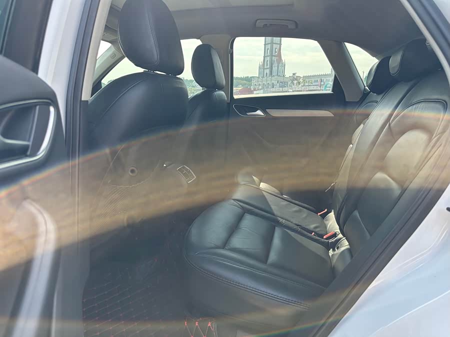 Audi Q3 2015 صورة سيارة #19