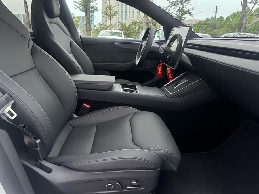 特斯拉 Model Y L 2025 汽车图片 #19