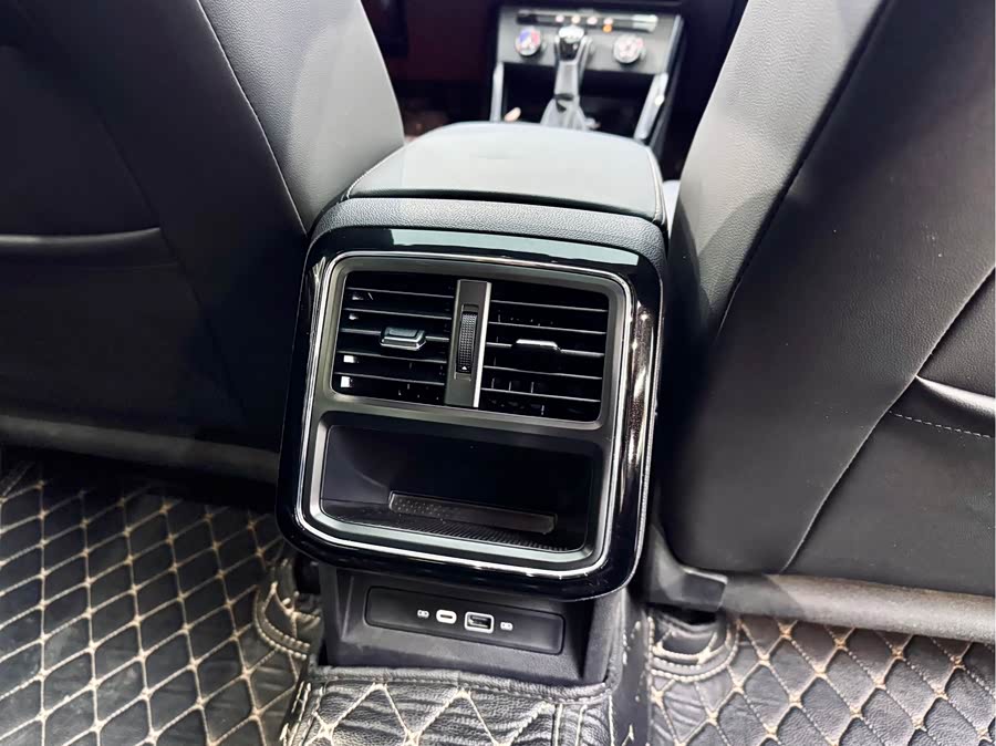 Volkswagen Passat 2021 car image #19
