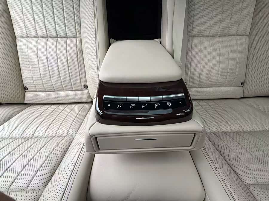 Mercedes-Benz S Class 2015 immagine di auto #19