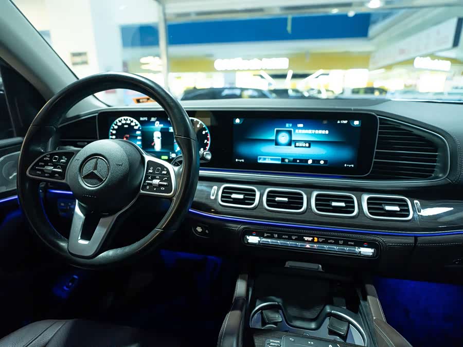 Mercedes-Benz GLS Class 2021 car image #19