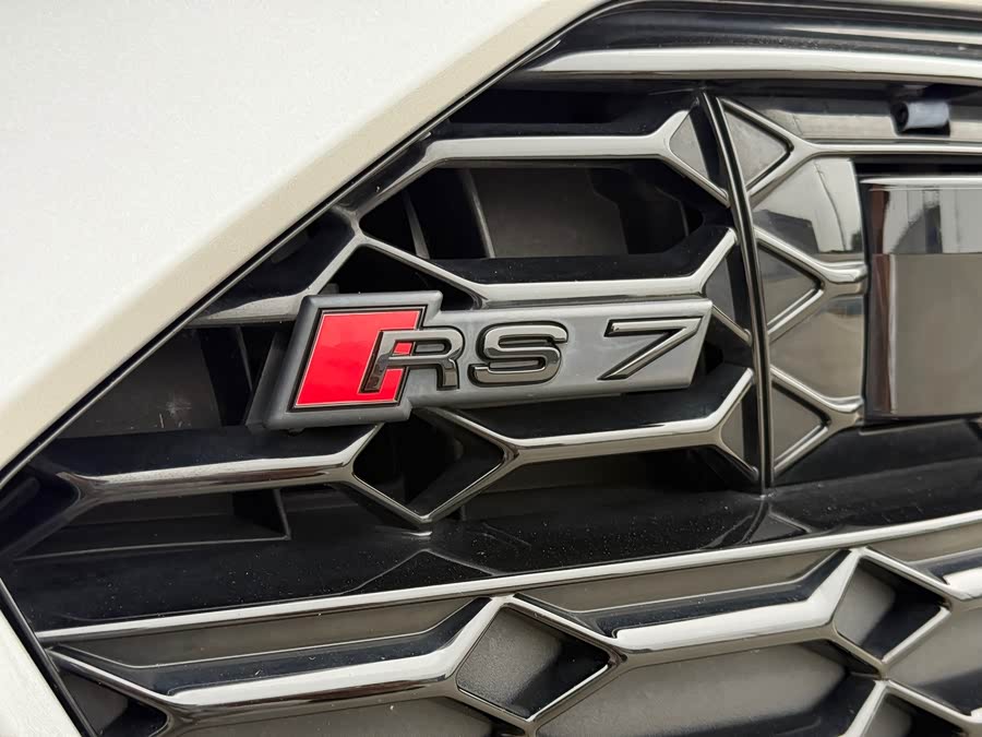 Audi RS 7 2021 car image #19