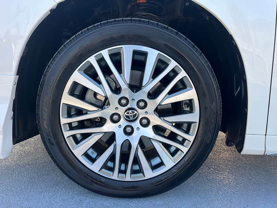 丰田 埃尔法 2017 汽车图片 #19