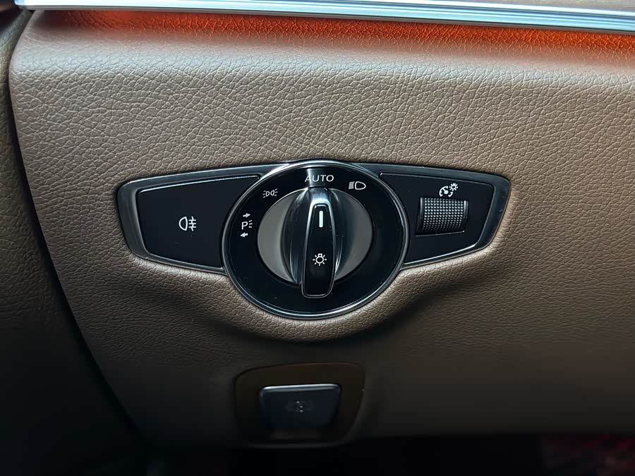 Mercedes-Benz E Class New Energy 2022 car image #19