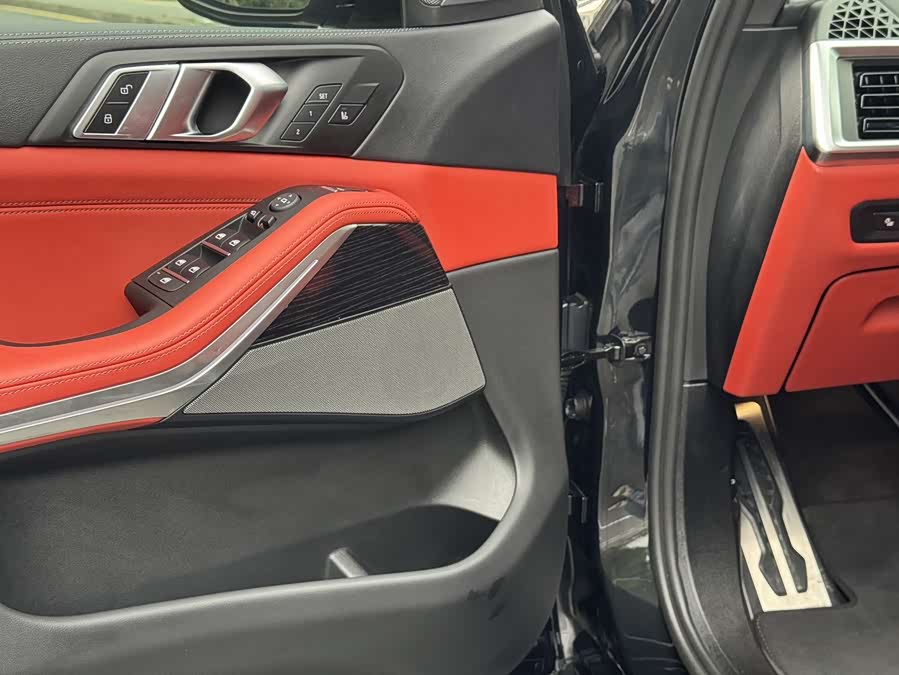 BMW X5 M 2024 car image #19