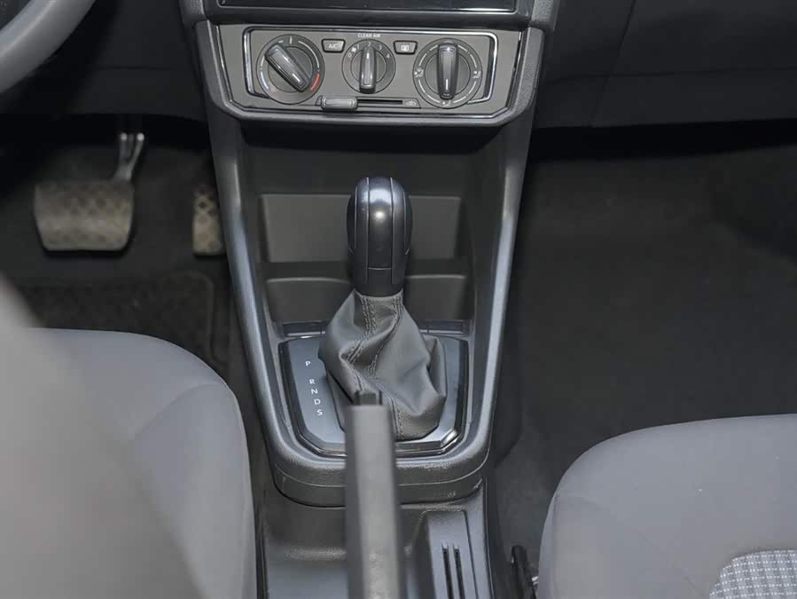 Volkswagen Santana 2023 car image #19