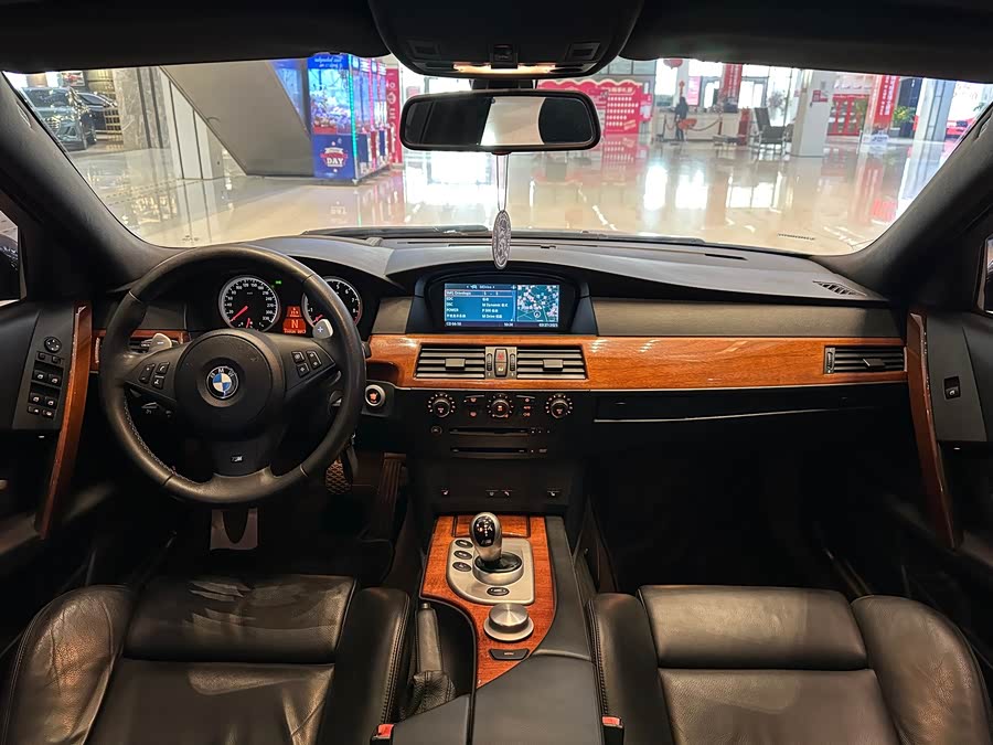 BMW M5 2007 car image #19