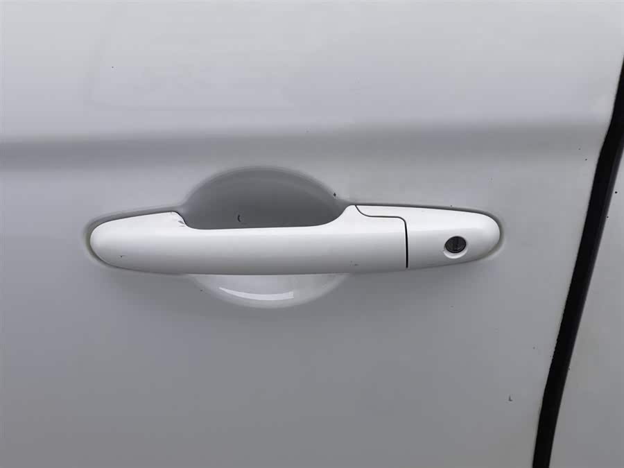 Forthing SX6 2018 car image #19