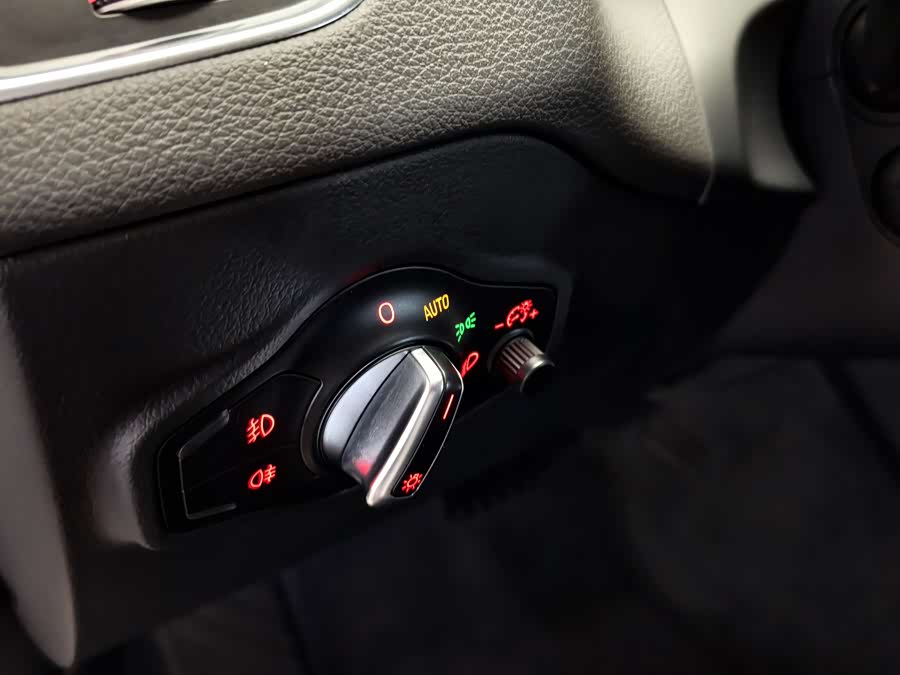 Audi Q5 (Imported) 2016 car image #19